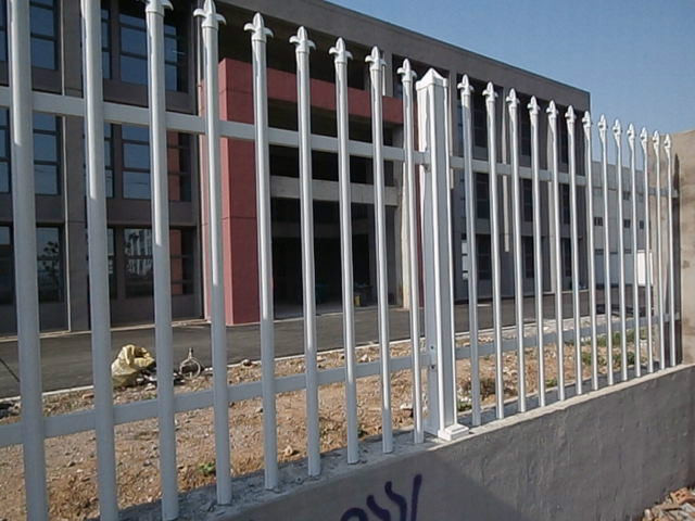 个性定制，坚固美观 金坛市城东蓝港装饰材料厂铝合金护栏全解析